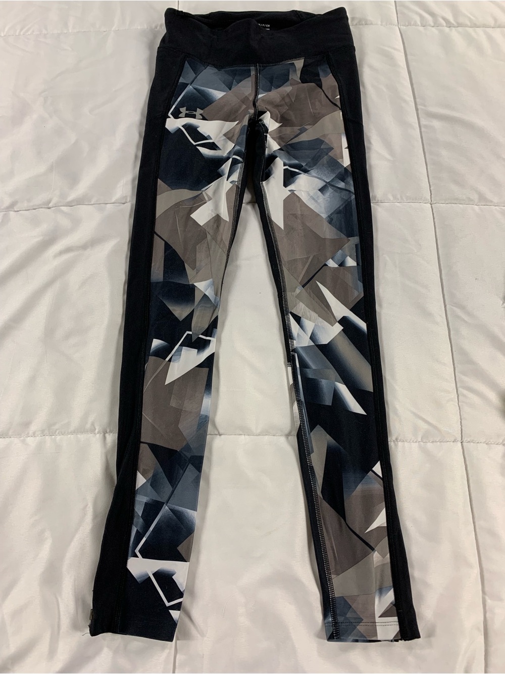 Pre loved UNDER ARMOUR compression leggings womens size S
